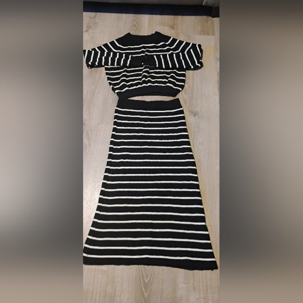 Black and White Striped Two-Piece Sweater Outfit